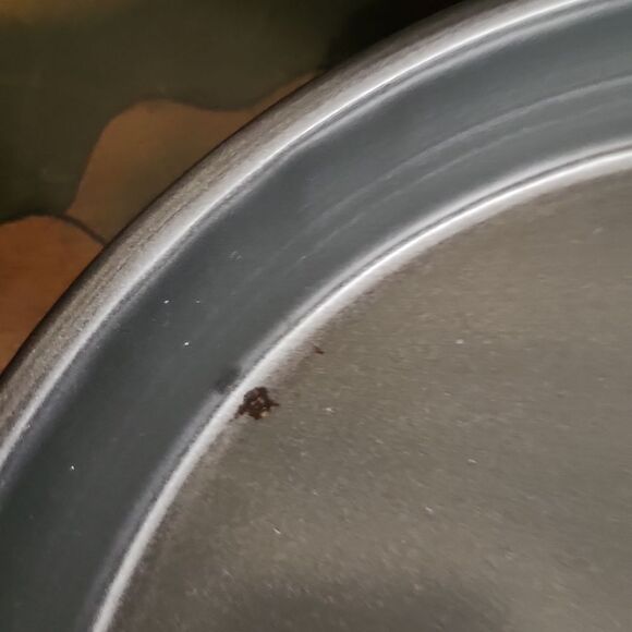 Wilton 9" Cake Pan Non Stick Set of 2 - Picture 3 of 12